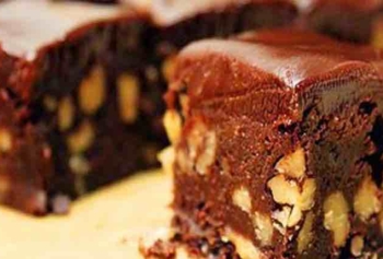 İdil Yazar'dan Cevizli Çikolatalı Kek Tarifi! 
