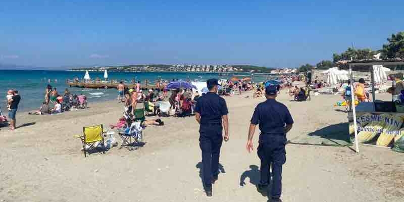 İzmir'de Sahil Güvenlik Plajları Denetledi!