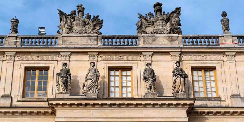 Fransa'da Versailles Sarayı'na Bomba İhbarı! Resmi Açıklama Geldi!