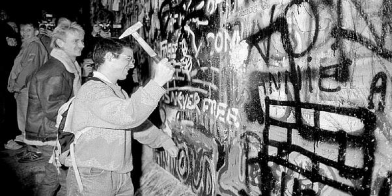 Berlin Duvarı Neden Yapıldı? Neden Yıkıldı? 