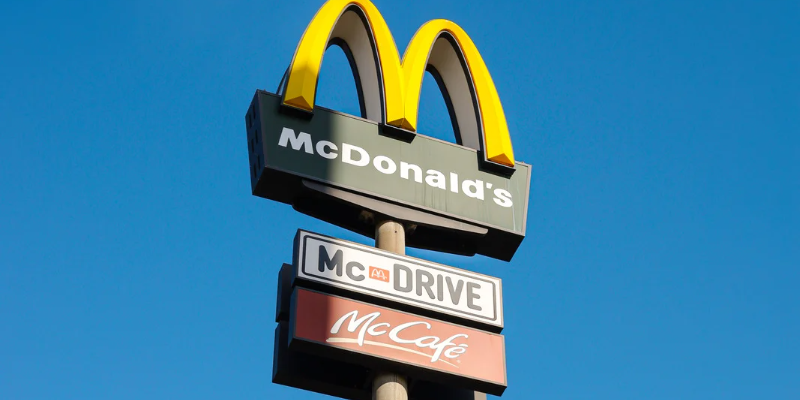 McDonald’s Çalışanlarını İşten Çıkarmaya Hazırlanıyor!