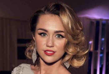 Miley Cyrus Düğün Tweeti ile Salladı! 