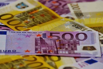 Euro İle Dolar 20 Yıl Sonra Kur Olarak Eşitlendi! 