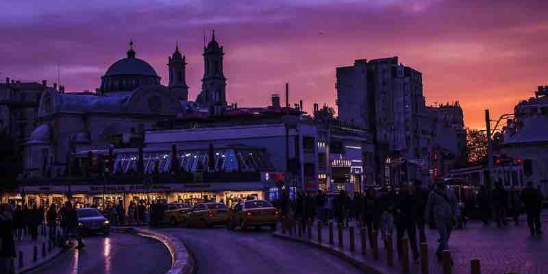 İstanbul Valisi Ali Yerlikaya'dan Taksim Patlaması İle İlgili Açıklama! 4 Ölü 38 Yaralı!