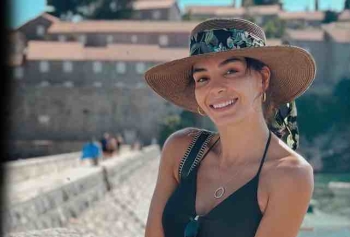 Ebru Şahin'in Mor Bikinili Tatil Paylaşımı Gündem Oldu! Saf Güzellik! Bizi Öldürmek Mi İstiyorsun?