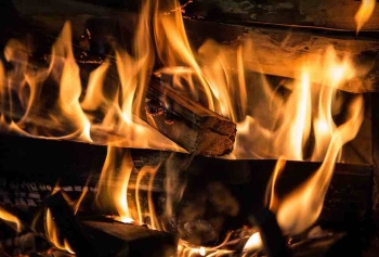 Şöminede Yakılan Odun Ateşi Dumanı Akciğer Riskini Arttırıyor! 