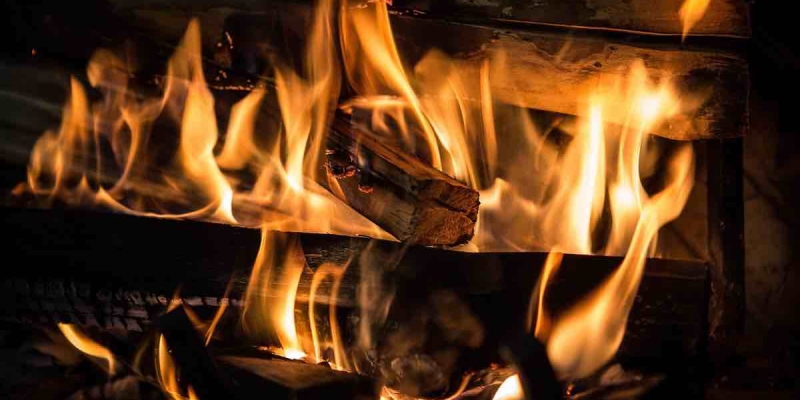 Şöminede Yakılan Odun Ateşi Dumanı Akciğer Riskini Arttırıyor! 