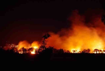 Yunanistan'ın Rodos Adası'nda Orman Yangını! 40 Bin Kişi Tahliye Edildi! 
