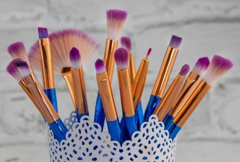 Makyaj Fırçaları Nasıl Temizlenir? Ne İşe Yarar? 