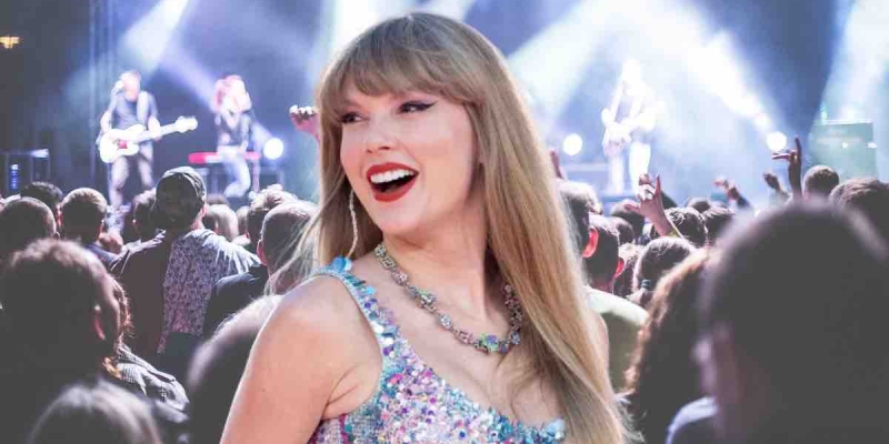Taylor Swift'in Turne Filmi İçin Ön Bilet Satışları 100 Milyon Doları Buldu! 