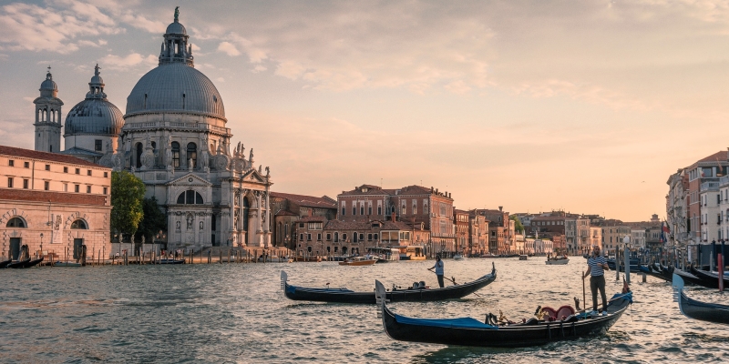 Venedik Nasıl Suyun Üzerinde Duruyor? 