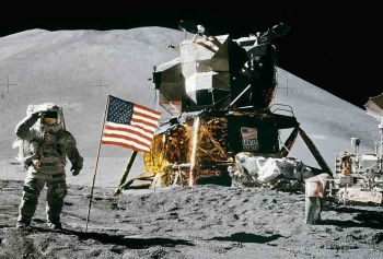 NASA'dan 50 Yıl Sonra Bir İlk! Ay'a Geri Dönüyorlar! 