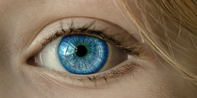 Ameliyatsız Göz Kapağı Estetiği Nasıl Yapılır?