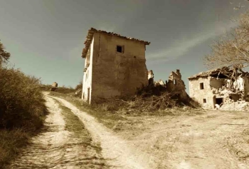 İspanya'da Terk Edilmiş Köyü 350 Bin Euroya Satın Aldılar! 