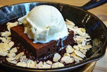 İdil Yazar'dan Beyaz Çikolatalı Brownie Tarifi! 