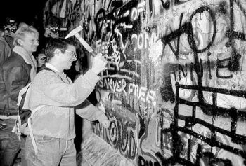 Berlin Duvarı Neden Yapıldı? Neden Yıkıldı? 