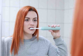 Dişlerinizi Fırçalarken Bu Hataları Yapmayın! 