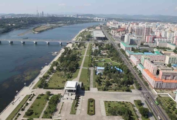 Kovid-19 Dönemi Sonrası İlk Turist Kafilesi Kuzey Kore'ye Geldi! 