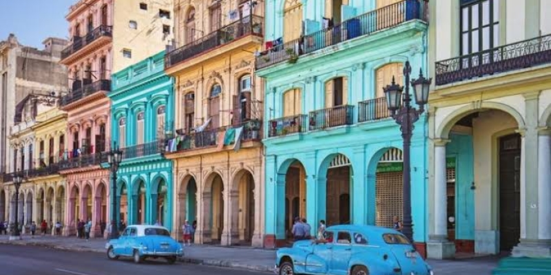 Yağmur Arat'ın Küba'da Sokakta Kuaför Macerasında Neler Yaşandı? 