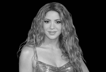 Shakira'nın Memleketine Heykeli Dikildi! Dev Heykel Tam 21.3 Metre! 