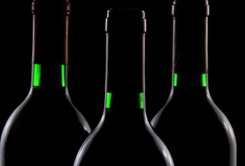 Kırmızı Şarap Kola Ve Buz İle Yeni Bir İçecek Yapılır Mı?