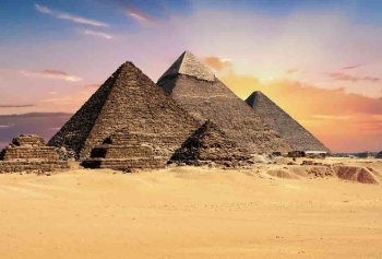 Mısır'ın İlk Kraliçesinin Mezarı Bulundu! 