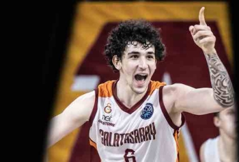 Sadık Emir Kabaca Kimdir? Nerelidir? Kaç Yaşındadır? Galatasaray Basketbol Takımı'nda Performansı İle Büyüledi! 