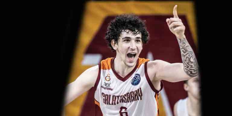 Sadık Emir Kabaca Kimdir? Nerelidir? Kaç Yaşındadır? Galatasaray Basketbol Takımı'nda Performansı İle Büyüledi! 