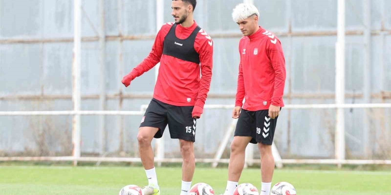 Sivasspor, teknik direktörsüz çalıştı