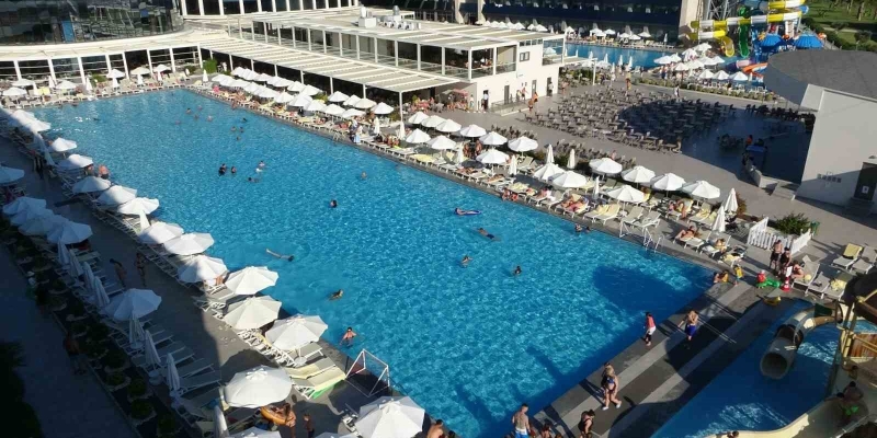 Antalya’da yaz sezonu turizmcilerin beklentilerini karşıladı