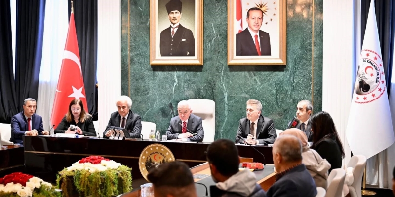 Vali Turan vatandaşların taleplerini dinledi
