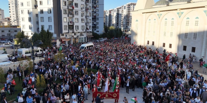 Gaziantep’te binlerce kişi Filistin’e destek yürüyüşüne katıldı