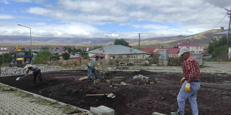 Ardahan’da yol yapım çalışmaları sürüyor