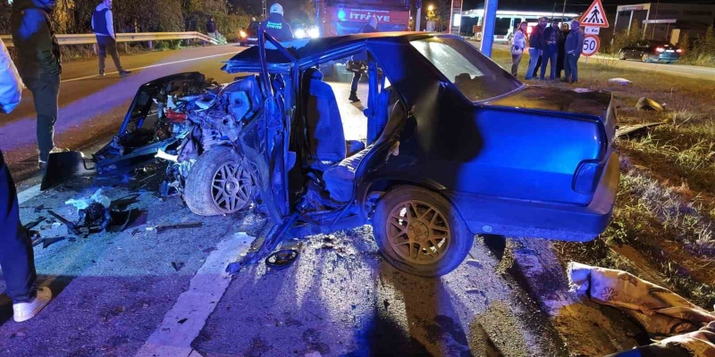 Alaçam’da otomobil aydınlatma direğine çarptı: 1 yaralı