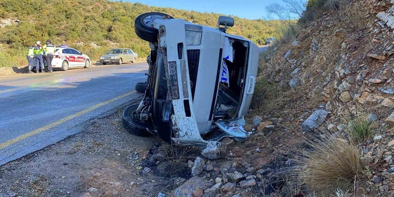 Mersin’de yine minibüs kazası: 1’i ağır 6 yaralı