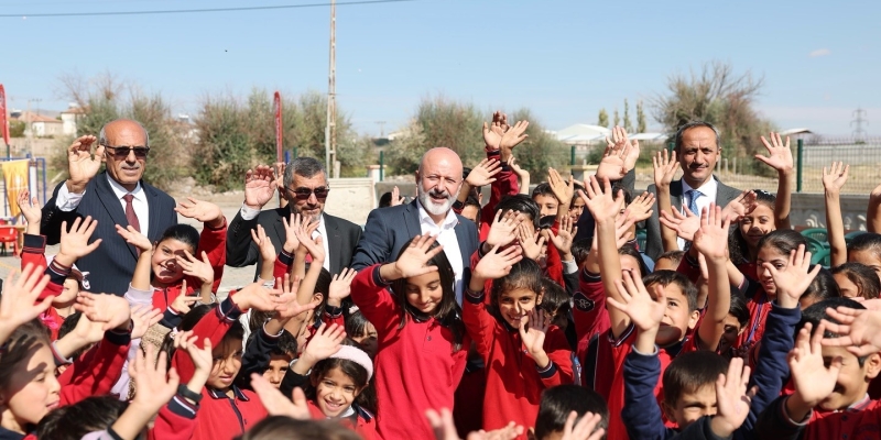 Başkan Çolakbayrakdar: "Mutlu çocuklar, güçlü ve büyük Türkiye’nin teminatıdır"
