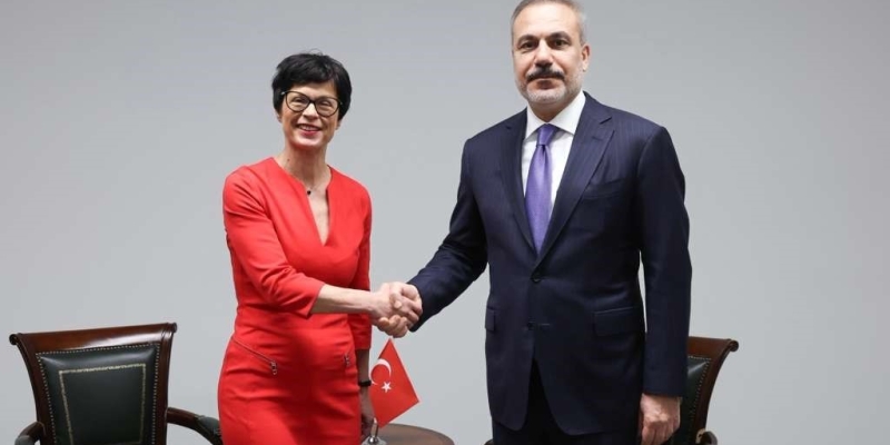 Bakan Fidan, AB Komiseri Kos ile görüştü