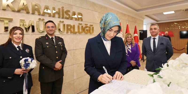 Vali polis memuru ile subay çiftin nikahlarına şahitlik yaptı