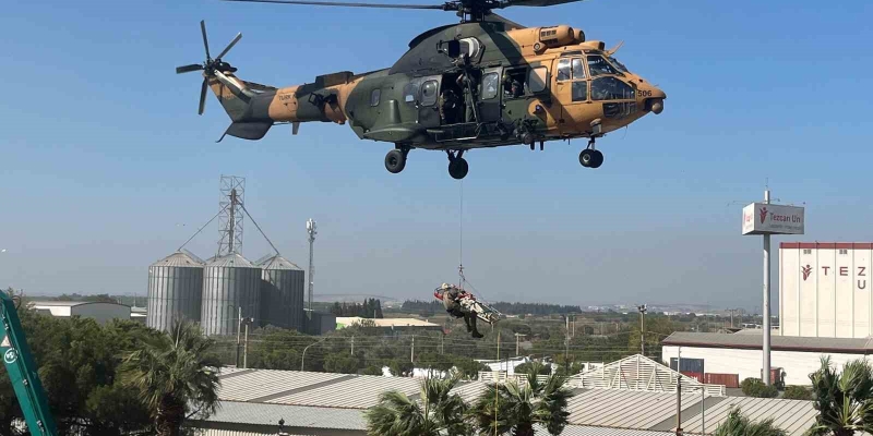 İzmir’de 6.6 büyüklüğünde depreme, helikopterle müdahale tatbikatı