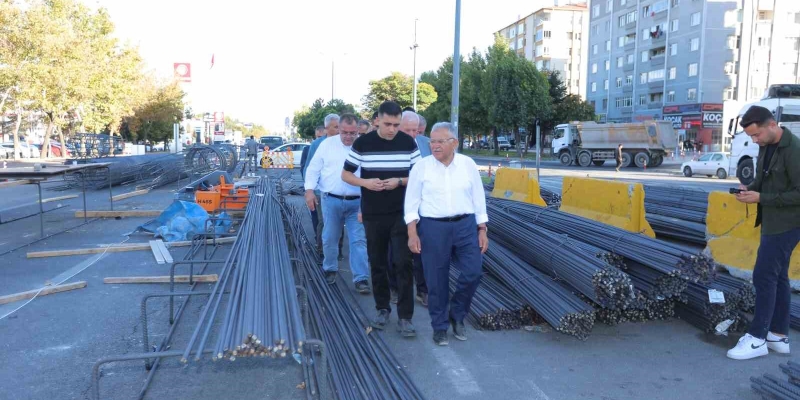 Büyükkılıç, 295 milyon TL’lik katlı kavşak projesini yerinde inceledi