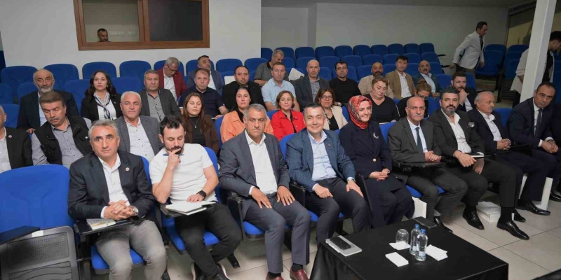 Esenyurt Belediyesi’nden muhtarlara özel eğitim: "Muhtarlar Mektebi" başladı