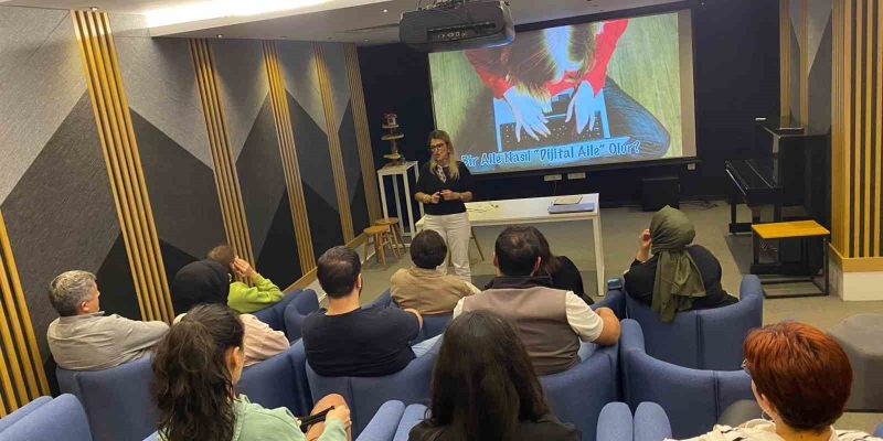 ’Aile ve İnternet’ konulu eğitim gerçekleştirildi
