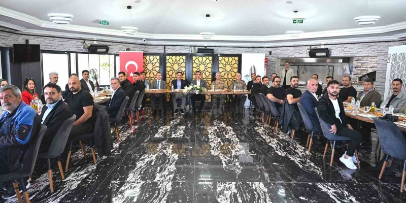 Vali Karakaya basınla bir araya geldi