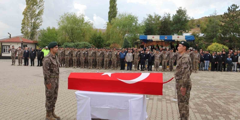 Hastalığı nedeniyle hayatını kaybeden polis memuru son yolculuğuna uğurlandı