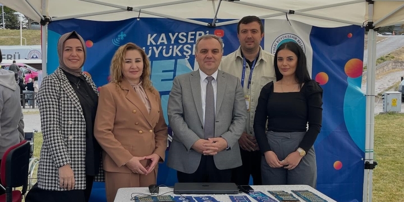 Büyükşehirden Spor Dostu Evim Kampüs Festivali’nde iletişim köprüsü