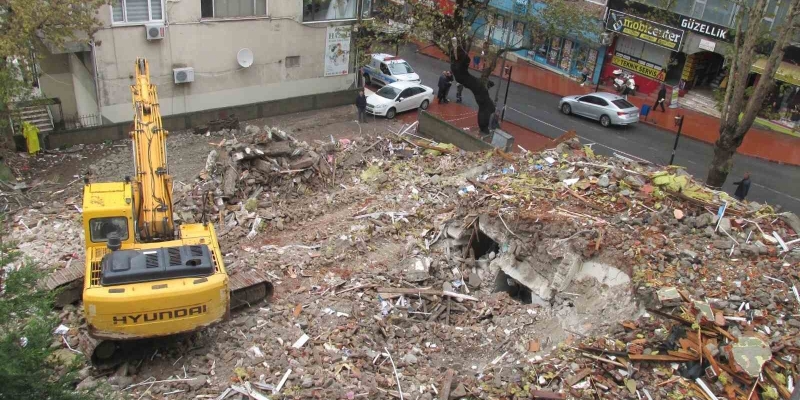 Ereğli’de bina yıkımı sırasında gaz sızıntısı paniğe neden oldu