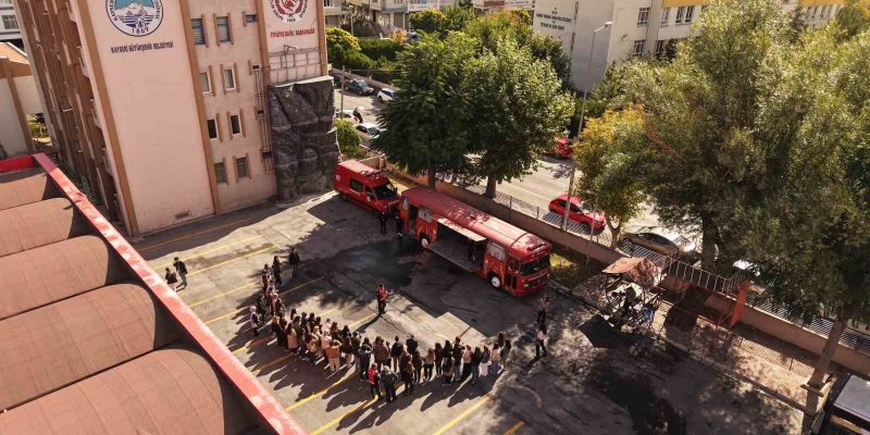 Büyükşehirden öğrencilere afet risklerini azaltma ve afetlere karşı hazırlık eğitimi