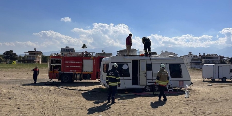 Arsuz’da karavan yangını