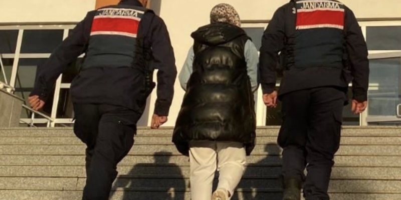FETÖ üyeliğinden aranan kadın, jandarma tarafından yakalandı