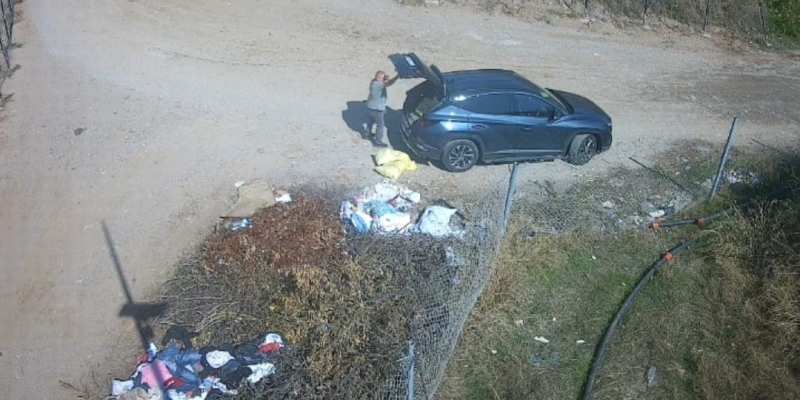 Çevreyi kirletti, kameralardan kaçamadı